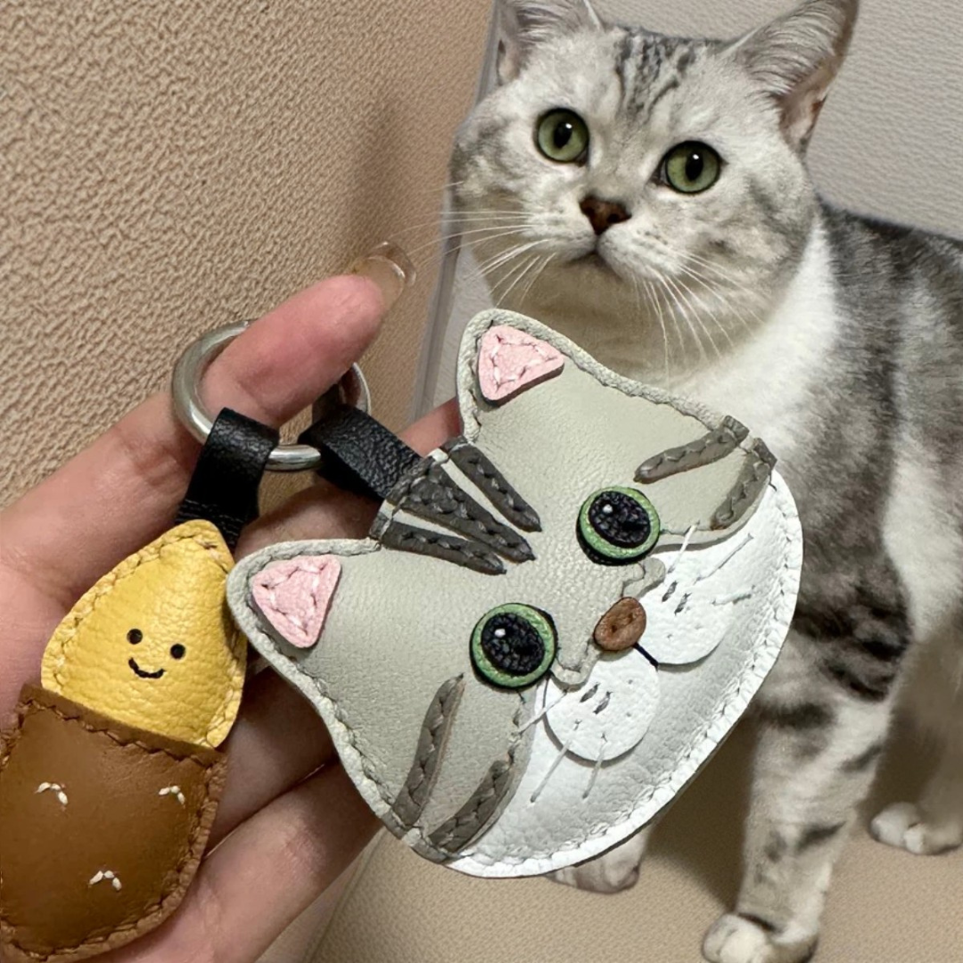 leather keychain
custom leather keychain
cat leather keychain
custom cat leather keychain
cat loss gifts